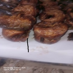 UN TAS DE 4 BROCHETS FUMES